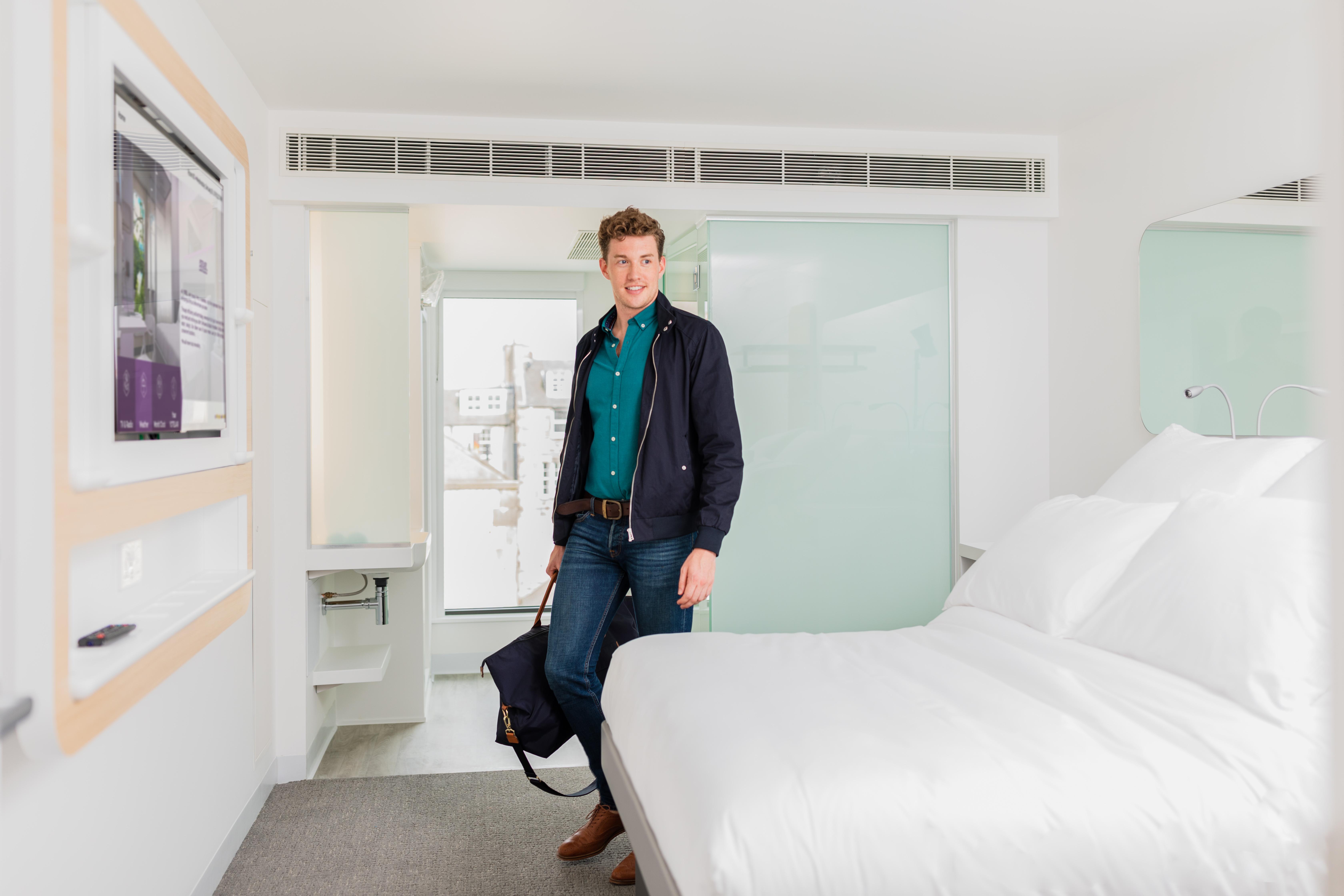 Yotel Edimburgo Esterno foto English sentence with full sentence