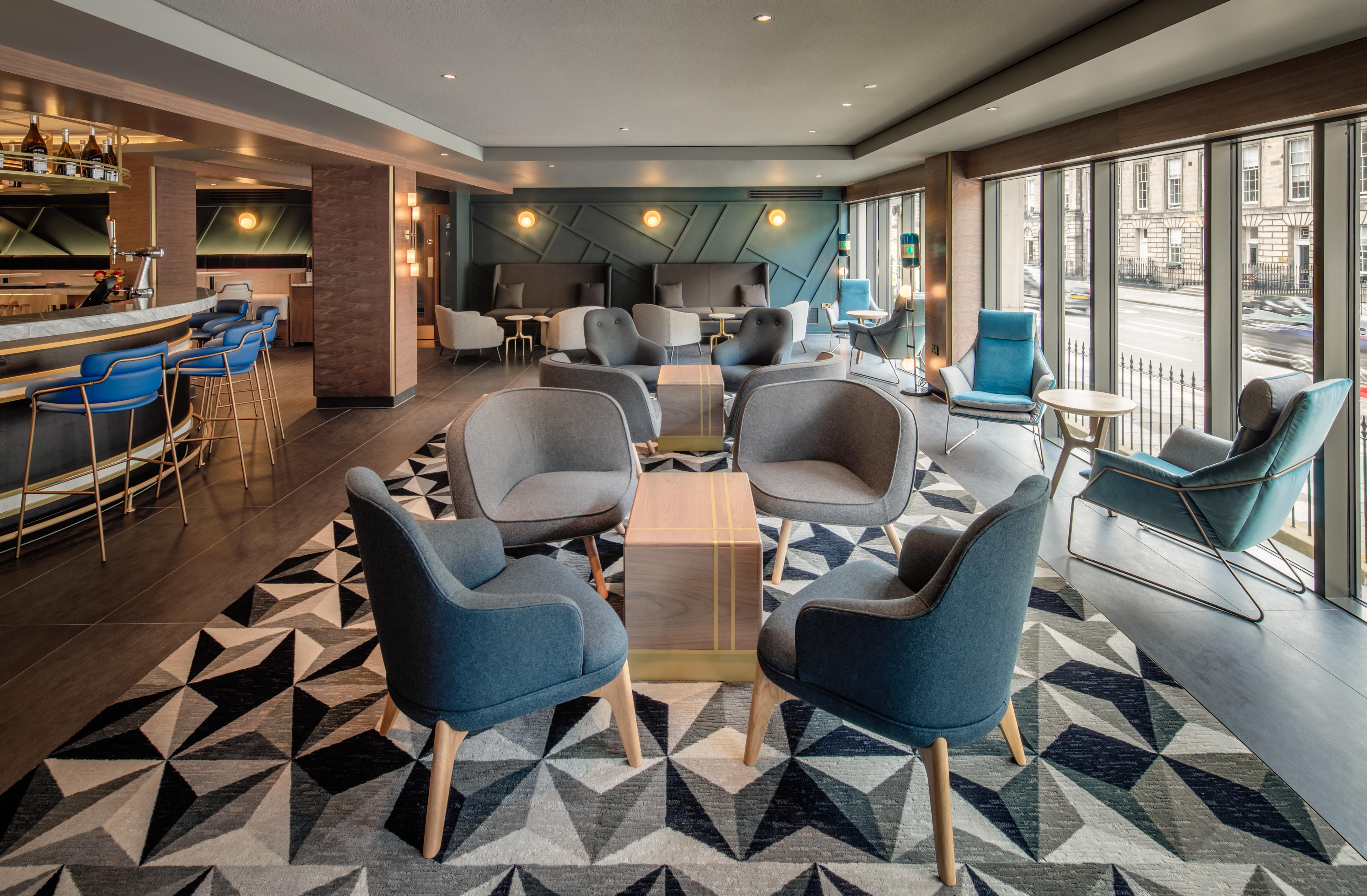 Yotel Edimburgo Esterno foto The interior of the hotel