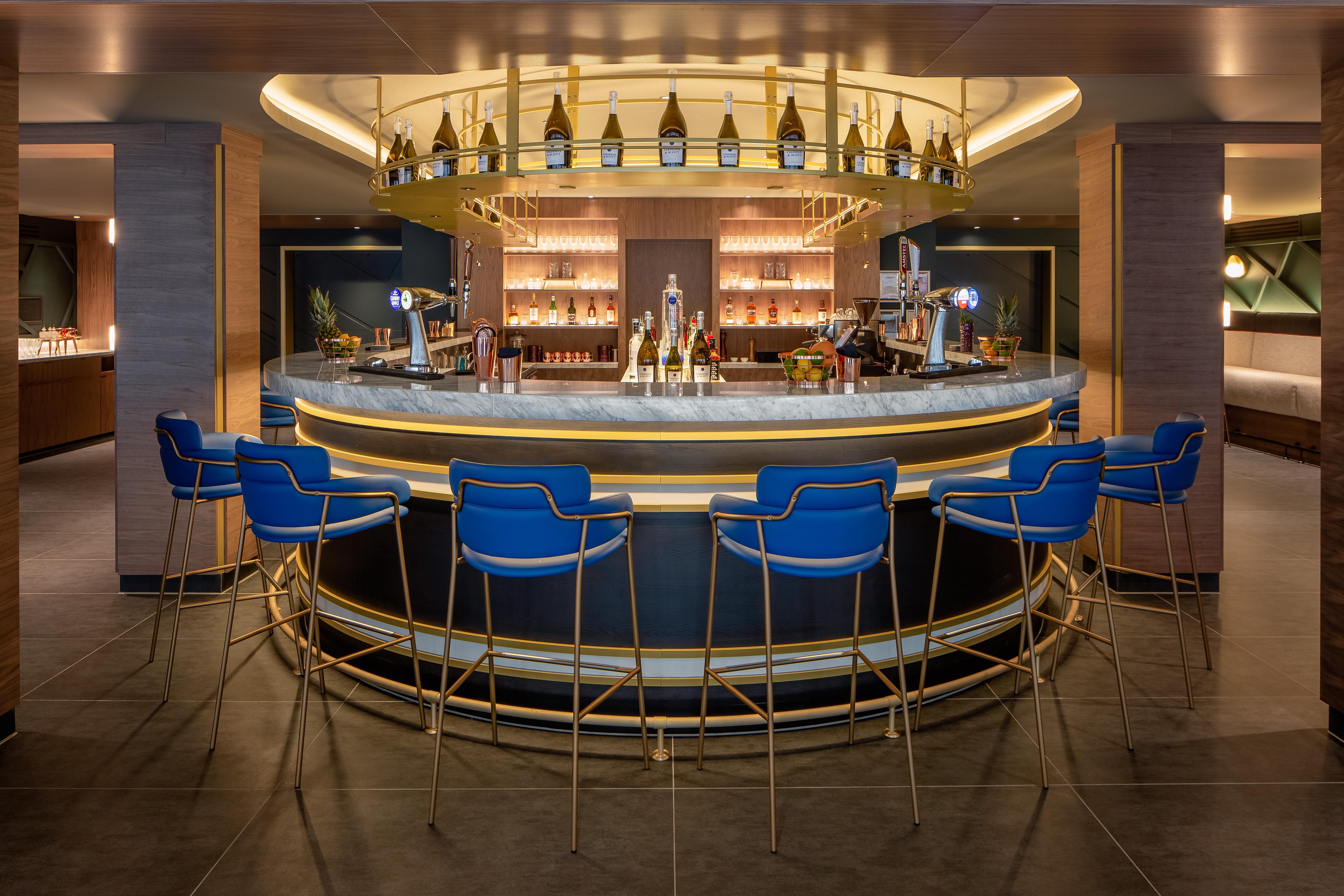 Yotel Edimburgo Esterno foto The bar at the lounge