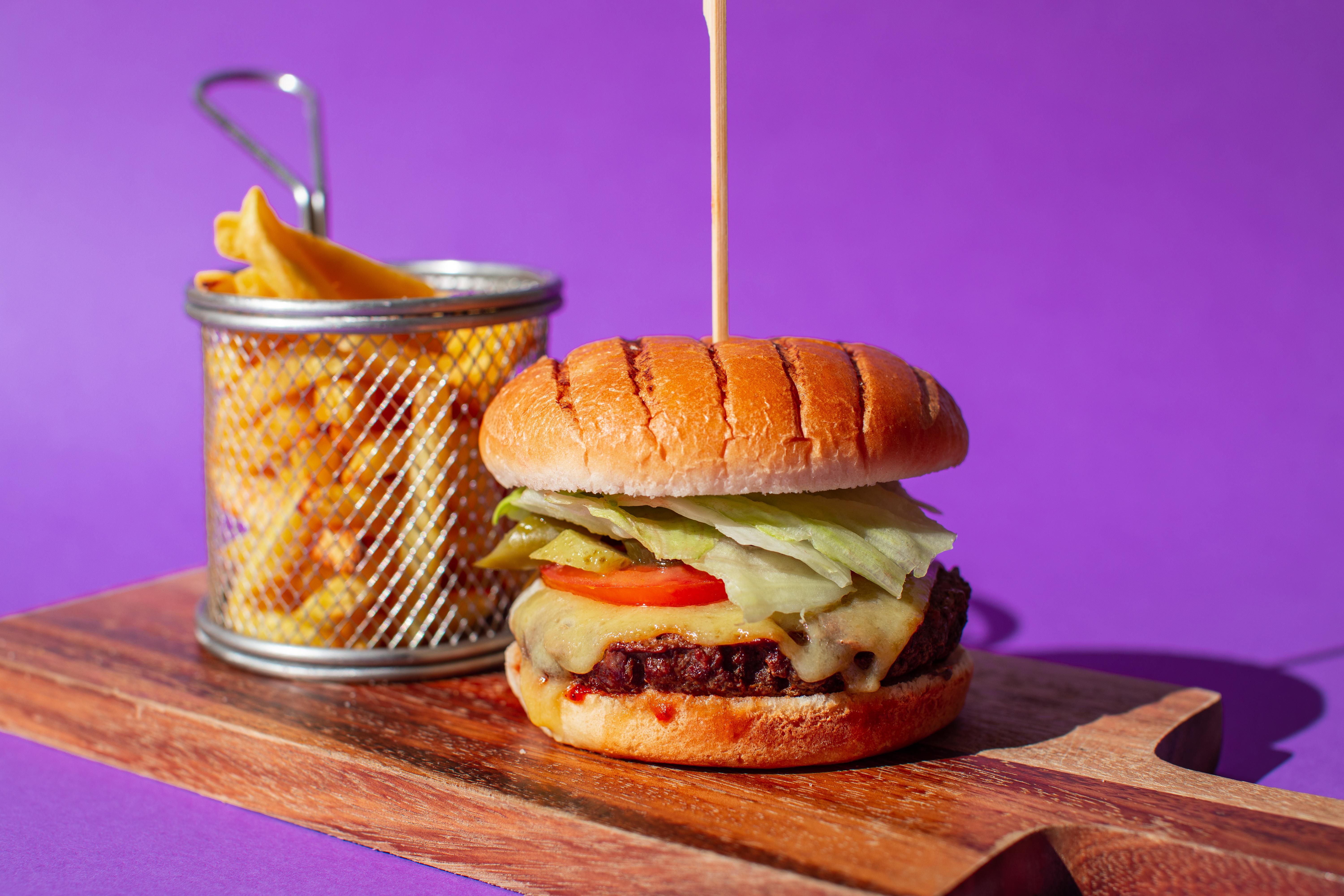 Yotel Edimburgo Esterno foto A vegan burger with cheese