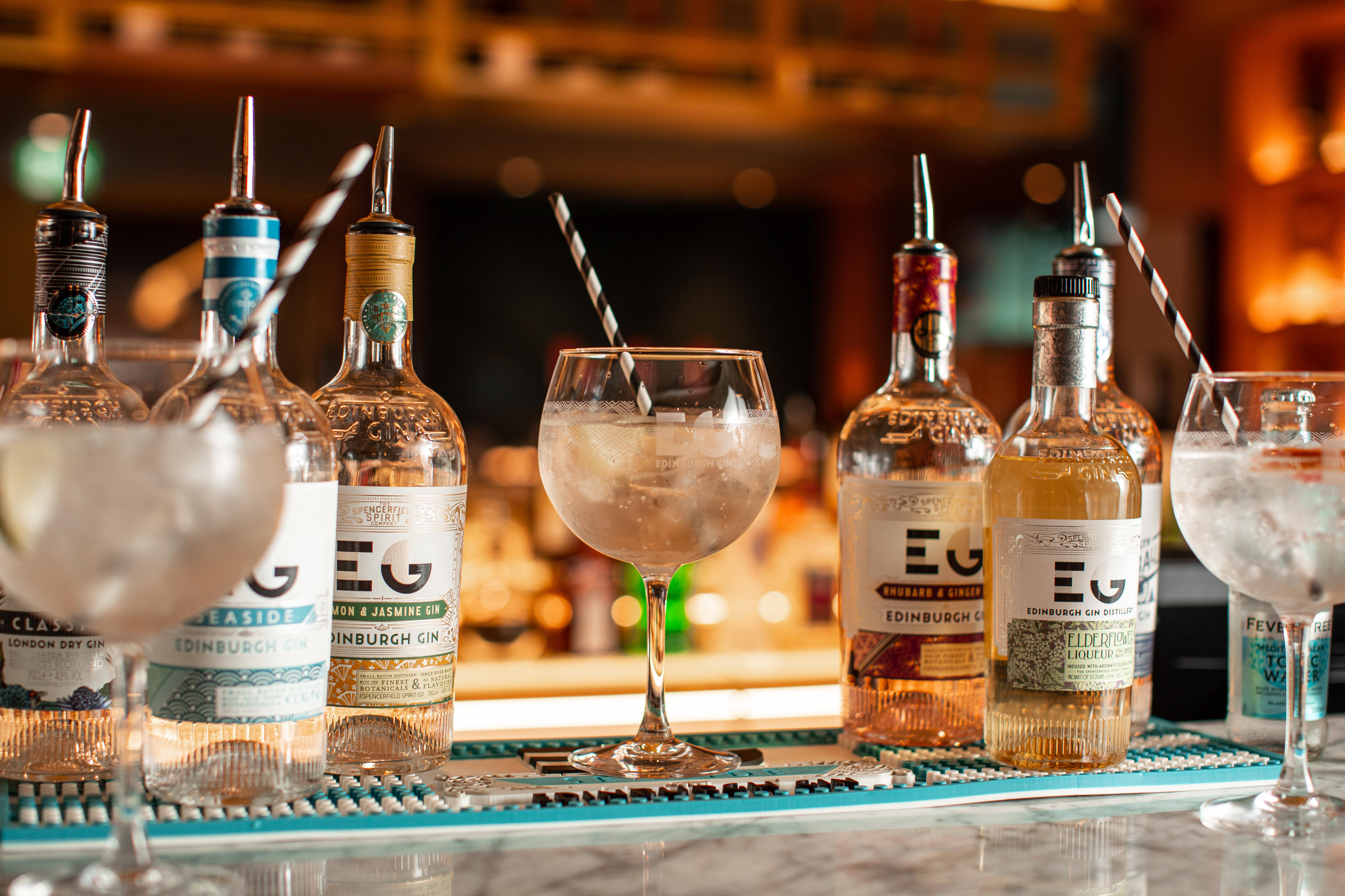 Yotel Edimburgo Esterno foto Edinburgh Gin