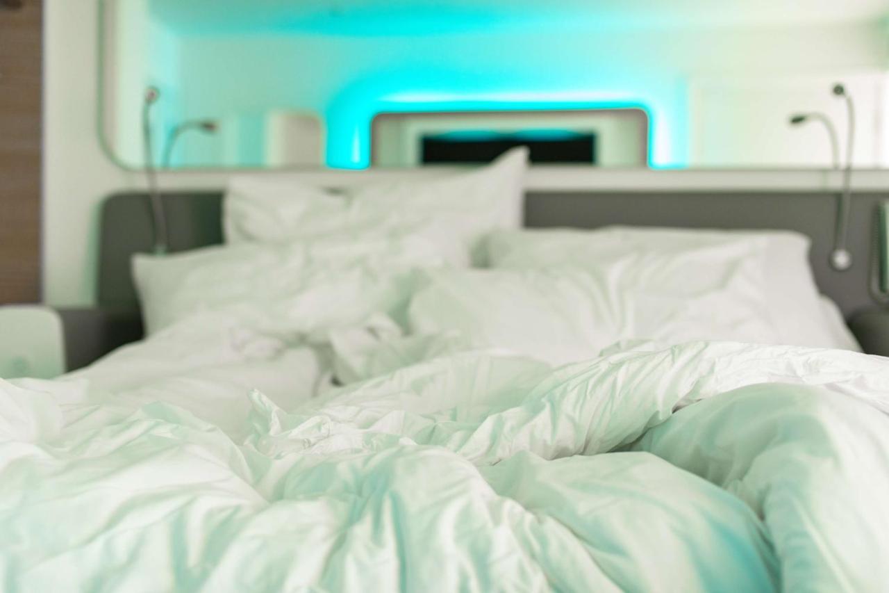 Yotel Edimburgo Esterno foto "The room is cool"
